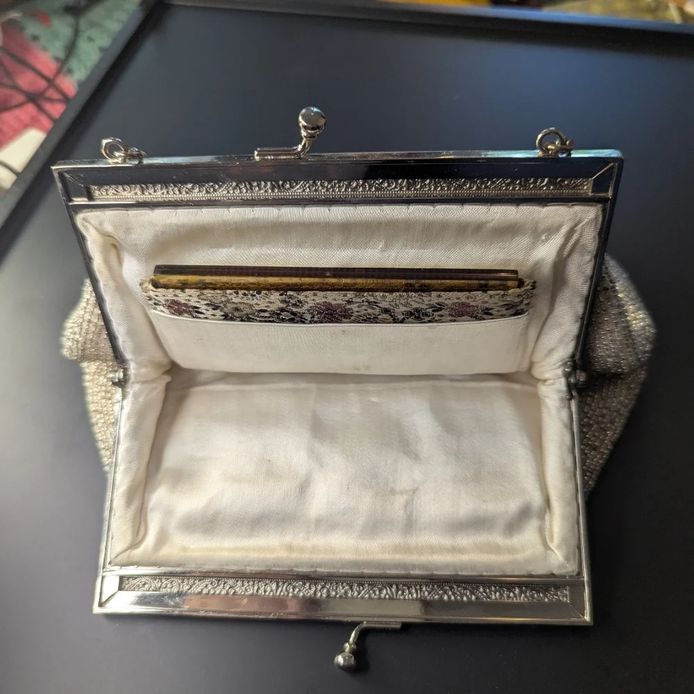 🩶 Vintage Silver Beaded Bling Snap Purse Comb Case Satin Pockets